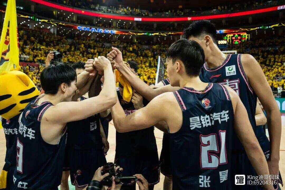  绝嗣帝王有崽啦群臣欢呼笔趣阁免费阅读 