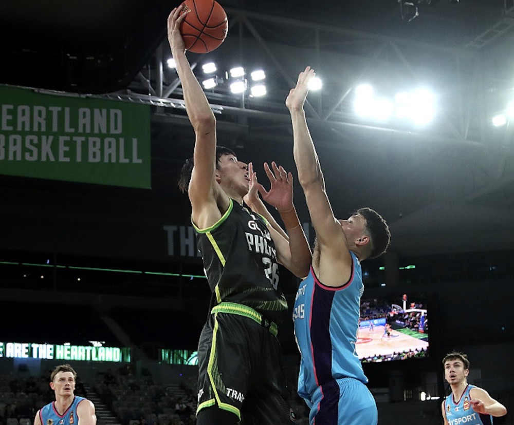 塞维利亚训练开放日,赛后绝杀压哨引欢呼,德甲在即,纪律约束更严格(马德里竞技vs塞维利亚) 塞维利亚训练开放日,赛后绝杀压哨引欢呼,德甲在即,纪律约束更严格(马德里竞技vs塞维利亚)