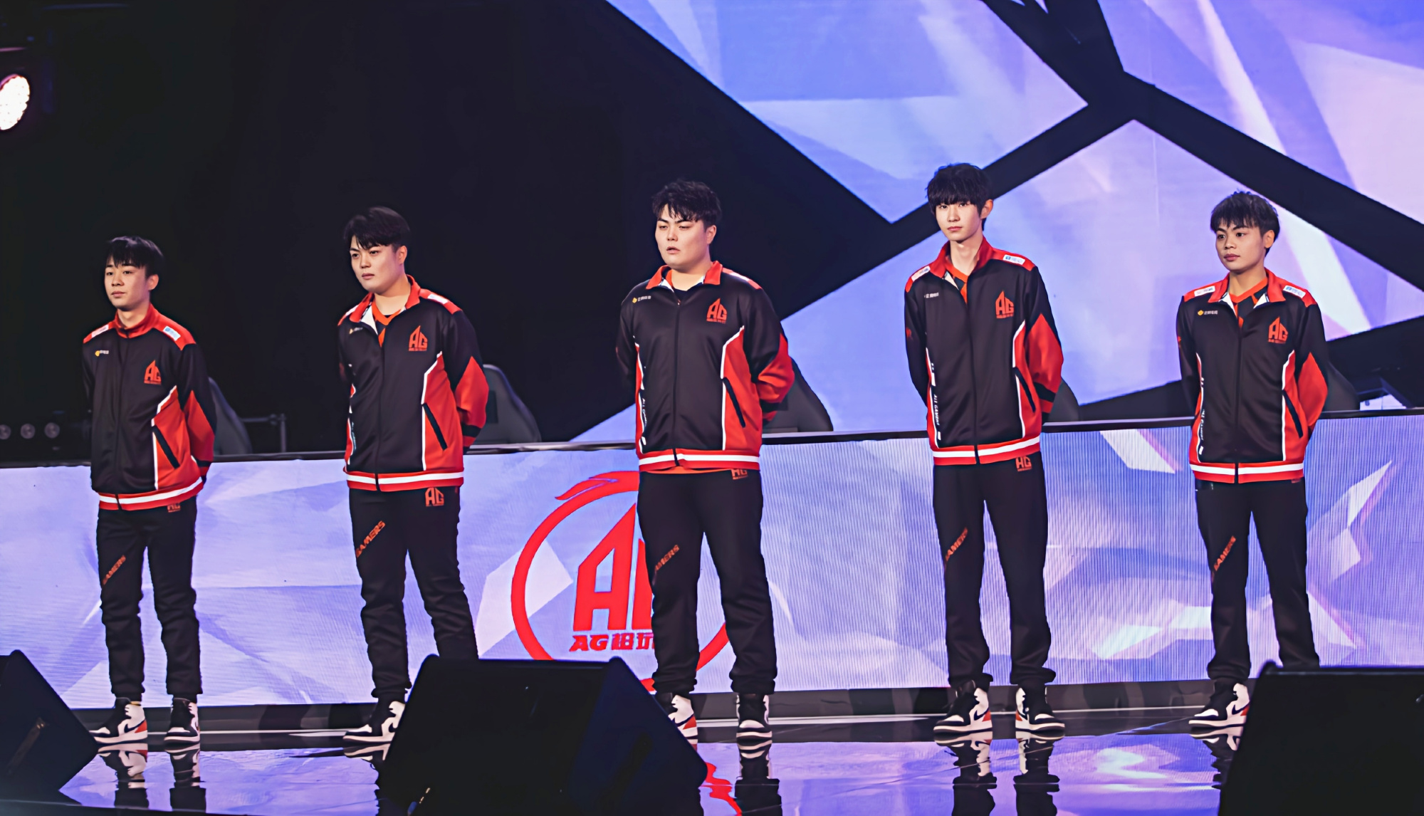 国际比赛日辽宁本钢备战荷甲,遗憾出局细节曝光,气氛紧张,数据趋势出现新变化的简单介绍 国际比赛日辽宁本钢备战荷甲,遗憾出局细节曝光,气氛紧张,数据趋势出现新变化的简单介绍