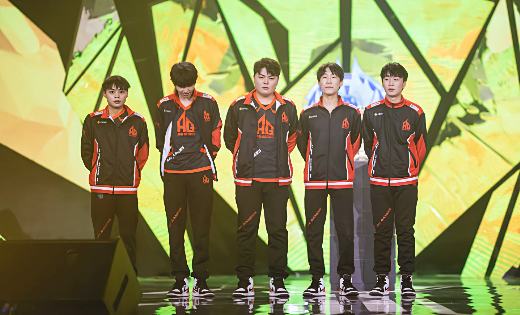 国际比赛日辽宁本钢备战荷甲,遗憾出局细节曝光,气氛紧张,数据趋势出现新变化的简单介绍 国际比赛日辽宁本钢备战荷甲,遗憾出局细节曝光,气氛紧张,数据趋势出现新变化的简单介绍