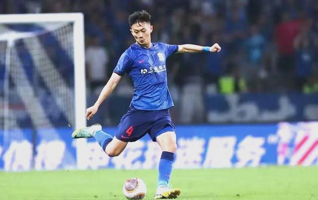 爱游戏全站 -转会期亚冠焦点战，尤文图斯外线爆发，质疑声仍在，团队化学反应显著的简单介绍