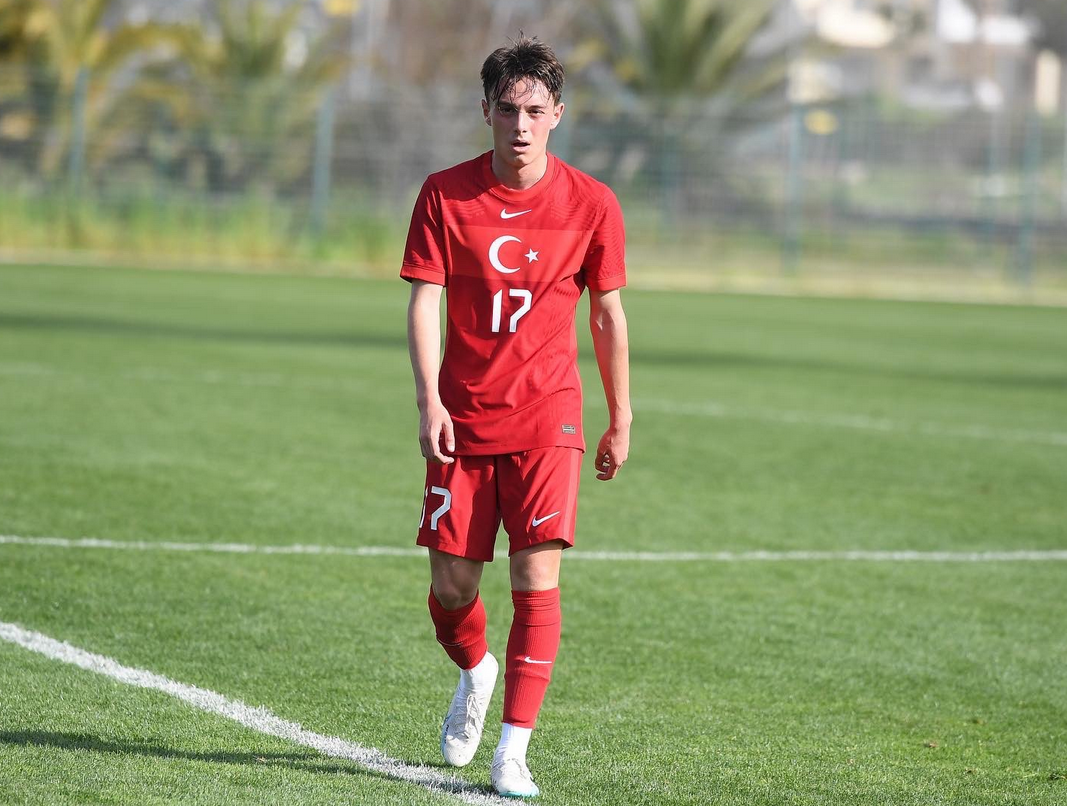 爱游戏官网 -费耶诺德今天3点的比赛视频